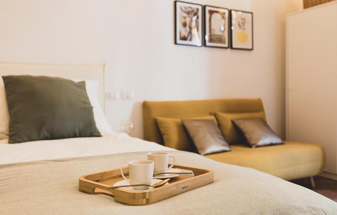 Cozy House In Naviglio Grande - Homy Apartments ミラノ エクステリア 写真